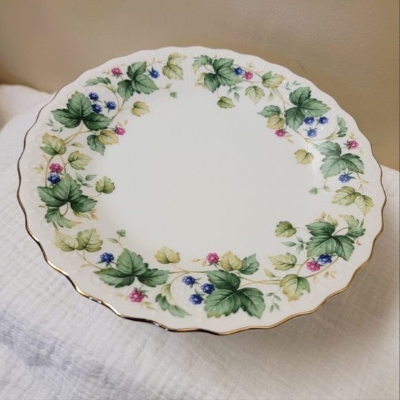 Andrea by Sadek Pedestal Cake Plate Berry Patch Pattern - Picture 2 of 11